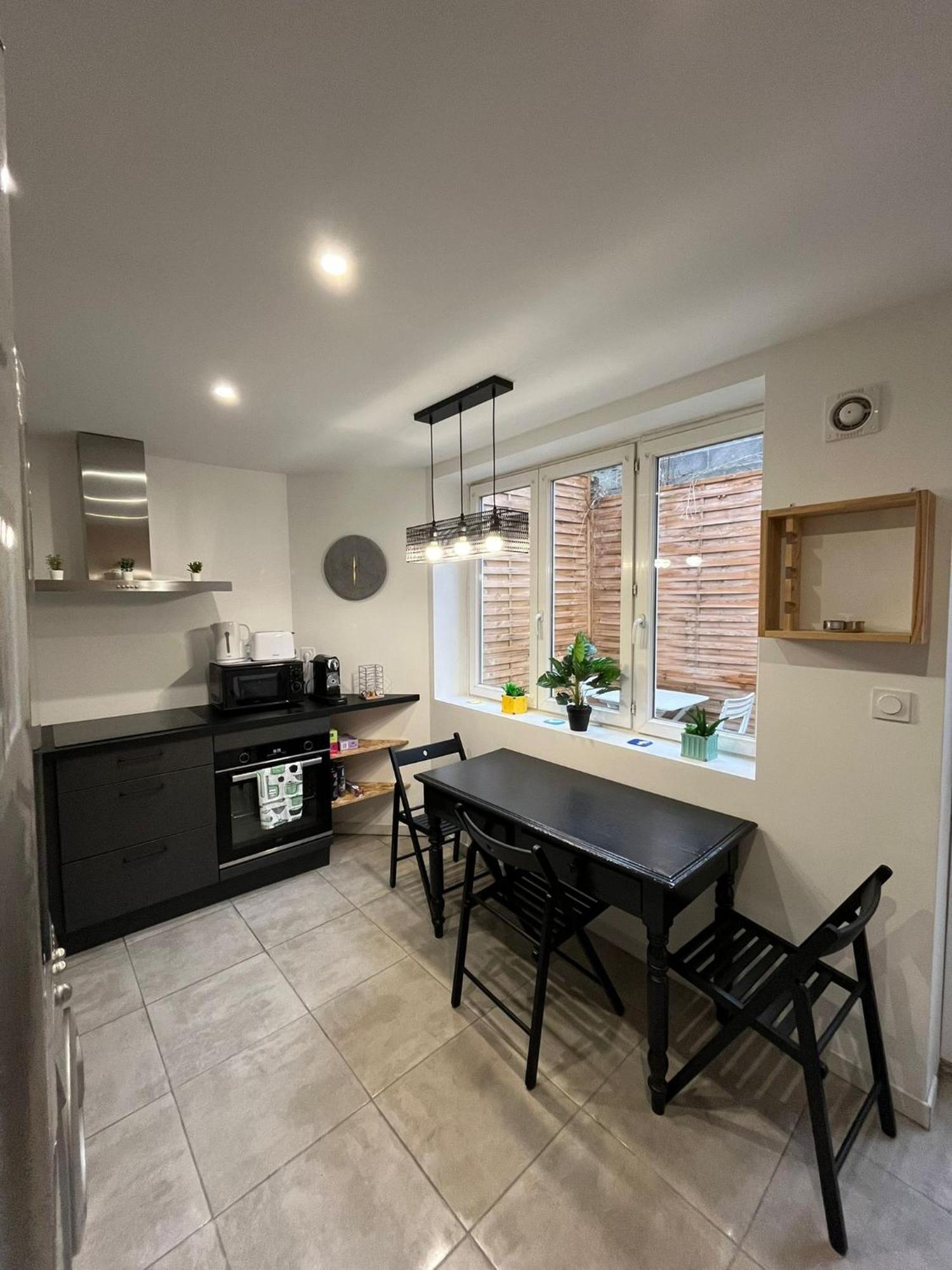 Gite Le Charme Citadin 55 M² Avec Exterieur Valenciennes Bagian luar foto
